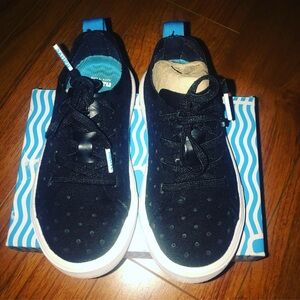 Native Runners Black size 9C